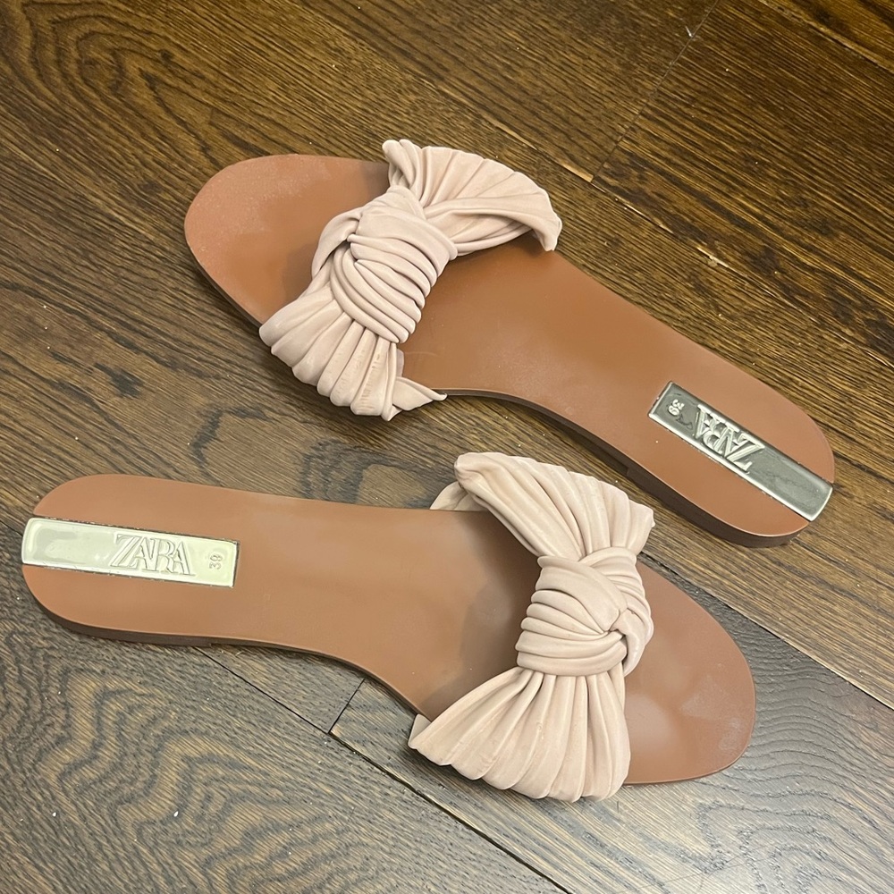 Zara slides with pale pink knot